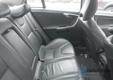 2014 Volvo S60 T5 z USA, uszkodzony, nr VIN YV1612FH4E2286358